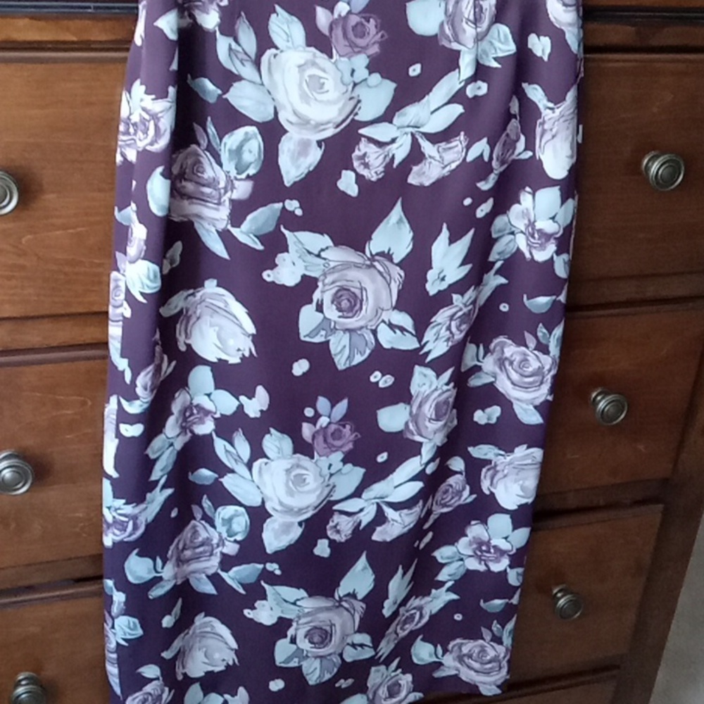 Long lined flowered skirt